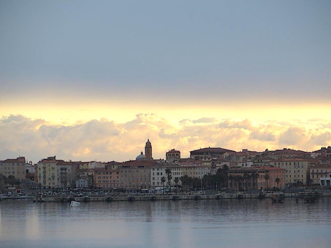 Ajaccio avant le coucher de soleil. (Alex Folliot)