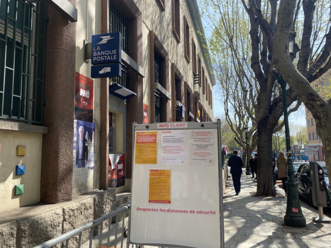 Confinement : En Corse la Poste s'organise pour accueillir les bénéficiaires des prestations sociales Confinement : En Corse la Poste s'organise pour accueillir les bénéficiaires des prestations sociales