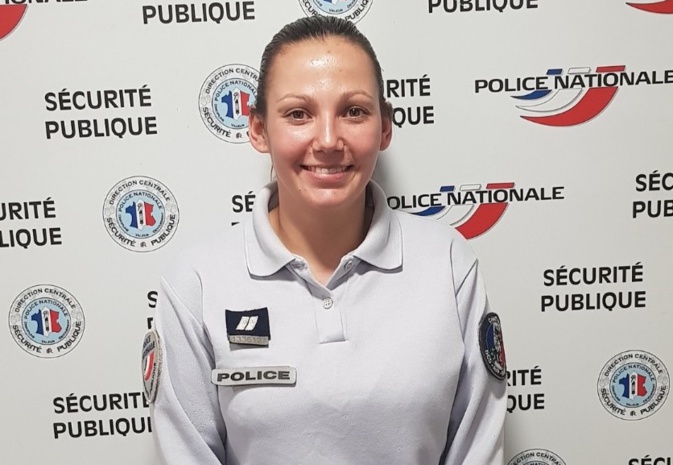 Travailler pendant le Covid-19. Le témoignage de Francesca, policière à Bastia : "Des fois on fait semblant de nous tousser dessus" Travailler pendant le Covid-19. Le témoignage de Francesca, policière à Bastia : "Des fois on fait semblant de nous tousser dessus"