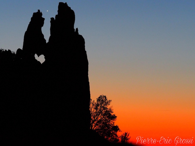La photo du jour ; les amoureux des calanche de Piana La photo du jour ; les amoureux des calanche de Piana
