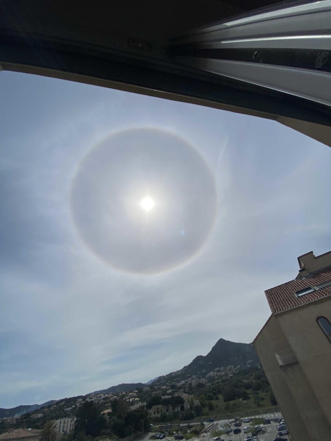 L'image du jour : halo de Soleil au-dessus de L'Ile-Rousse