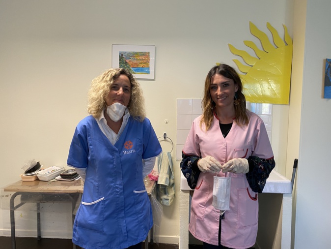 Véronique et Marie-Madeleine, assistantes maternelles. Véronique et Marie-Madeleine, assistantes maternelles.