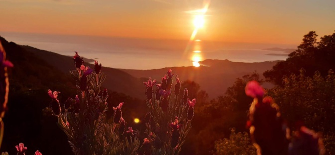 La photo du jour : lorsque le Soleil descend sur Tiuccia La photo du jour : lorsque le Soleil descend sur Tiuccia