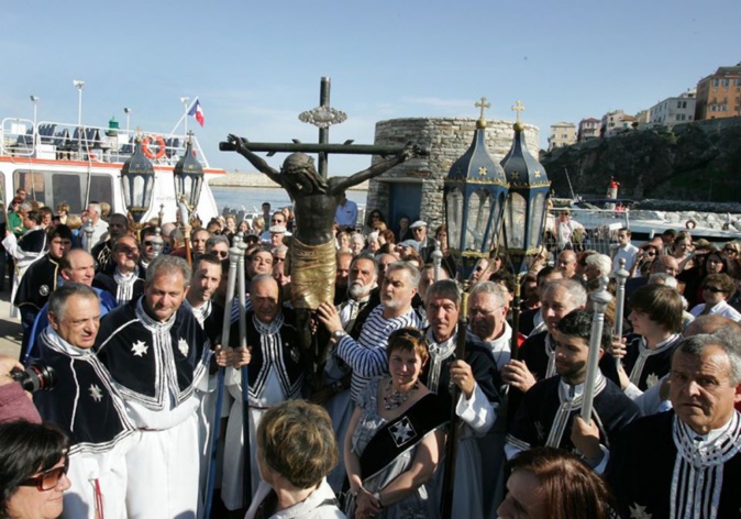 Coonavirus - « U Cristu Negru » célébré à huis-clos à Bastia Coonavirus - « U Cristu Negru » célébré à huis-clos à Bastia