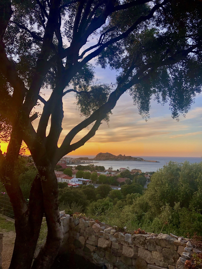 Coucher de Soleil sur l’Ile rousse (Roxane Pellegrini) Coucher de Soleil sur l’Ile rousse (Roxane Pellegrini)