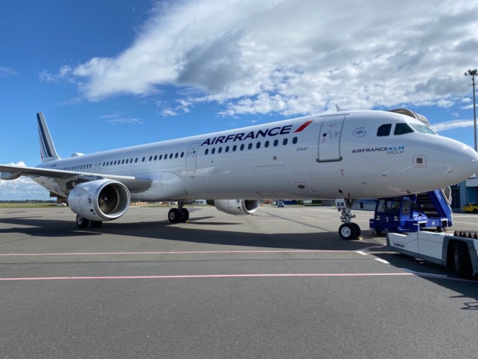 L'A321 fraîchement repeint et baptisé Calvi L'A321 fraîchement repeint et baptisé Calvi