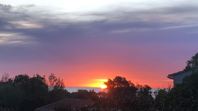 La photo du jour : quand le Soleil se lève sur la plaine de Poggio-Mezzana 