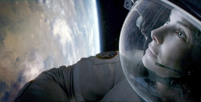 Dans Gravity, Sandra Bullock est confinée dans l'espace © Warner Dans Gravity, Sandra Bullock est confinée dans l'espace © Warner
