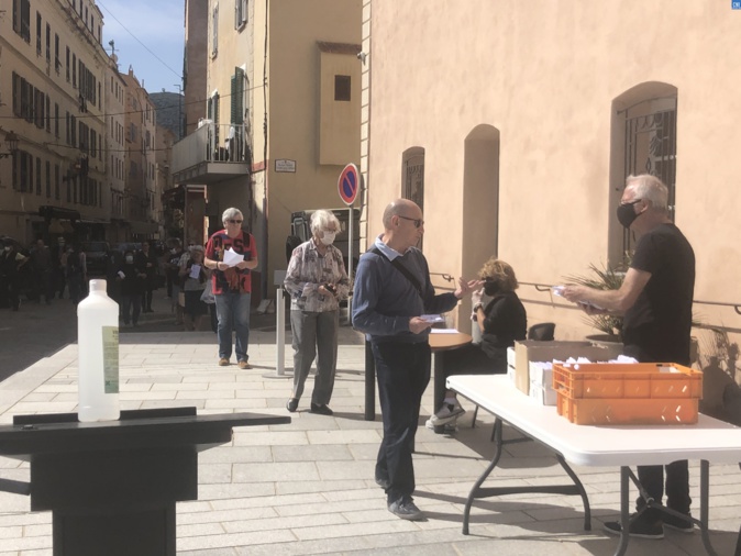 Distribution de masques réutilisables à Lisula Distribution de masques réutilisables à Lisula