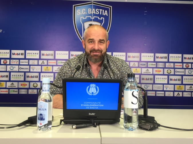 Mathieu Chabert, l'entraineur du SCB, confiant pour la saison prochaine en National Mathieu Chabert, l'entraineur du SCB, confiant pour la saison prochaine en National