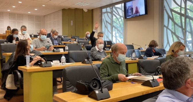 Conseil municipal de Bastia : « dis moi d’où vient ton masque... » Conseil municipal de Bastia : « dis moi d’où vient ton masque... »