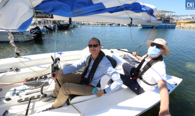 Le préfet Franck Robine s’est essayé à la navigation (Photo Michel Luccioni) Le préfet Franck Robine s’est essayé à la navigation (Photo Michel Luccioni)