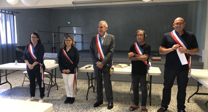 Jean Toma, le maire (au centre) et ses ad Jean Toma, le maire (au centre) et ses ad