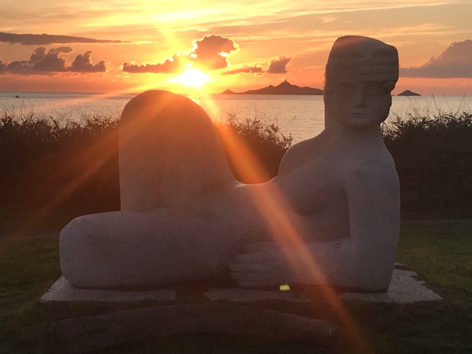 Soleil éblouissant à Cala di Sole (Claude Pape)