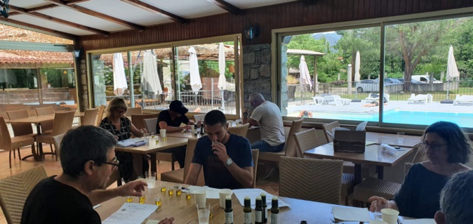 L'Oliu di Petru de Carole Biolchini médaillé d'or au concours huiles d'olive Corse