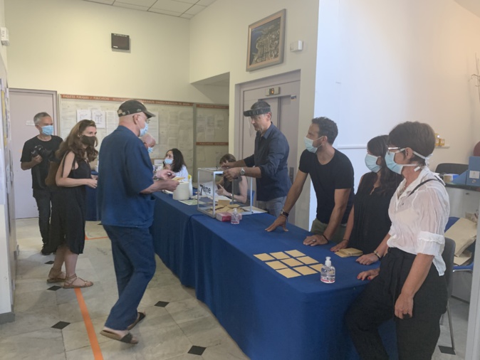 EN DIRECT - Second tour des municipales 2020 en Corse : les bureaux de vote fermés, le dépouillement commence EN DIRECT - Second tour des municipales 2020 en Corse : les bureaux de vote fermés, le dépouillement commence
