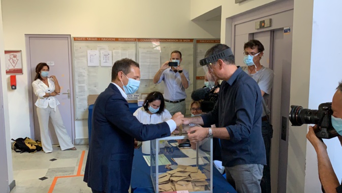 EN DIRECT - Second tour des municipales 2020 en Corse : les bureaux de vote fermés, le dépouillement commence EN DIRECT - Second tour des municipales 2020 en Corse : les bureaux de vote fermés, le dépouillement commence