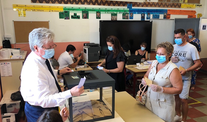 EN DIRECT - Second tour des municipales 2020 en Corse : les bureaux de vote fermés, le dépouillement commence EN DIRECT - Second tour des municipales 2020 en Corse : les bureaux de vote fermés, le dépouillement commence