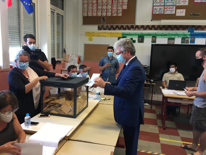 EN DIRECT - Second tour des municipales 2020 en Corse : les bureaux de vote fermés, le dépouillement commence EN DIRECT - Second tour des municipales 2020 en Corse : les bureaux de vote fermés, le dépouillement commence