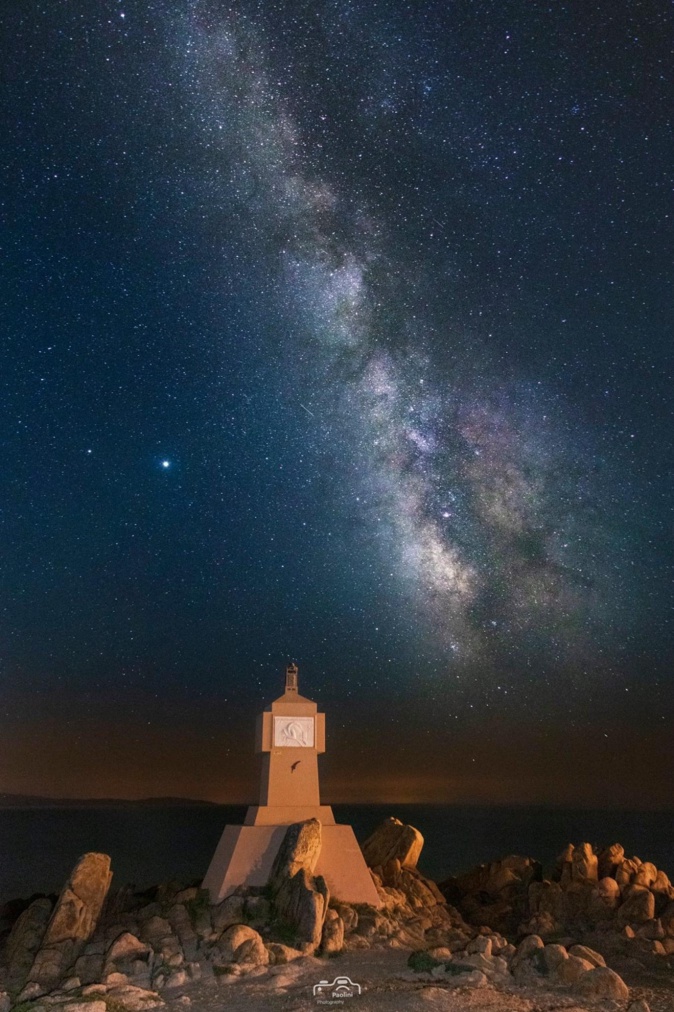 La photo du jour : la voie lactée au-dessus de la borne de la Terre sacrée des Sanguinaires La photo du jour : la voie lactée au-dessus de la borne de la Terre sacrée des Sanguinaires