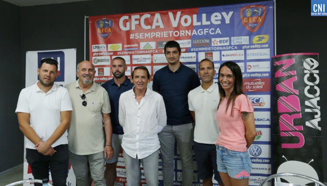 Le GFCA Volley-Ball présente sa nouvelle équipe Le GFCA Volley-Ball présente sa nouvelle équipe