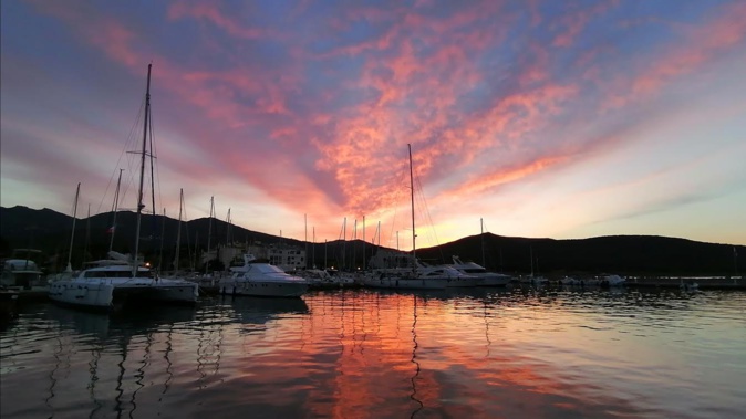 La photo du jour : quand la nuit tombe sur le port de Macinaggio