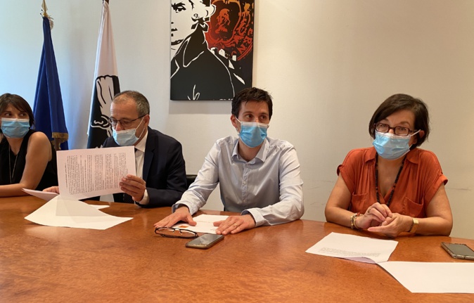 Jean-Guy Talamoni, Petr'Anto Tomasi et Rosa Prosperi. Jean-Guy Talamoni, Petr'Anto Tomasi et Rosa Prosperi.