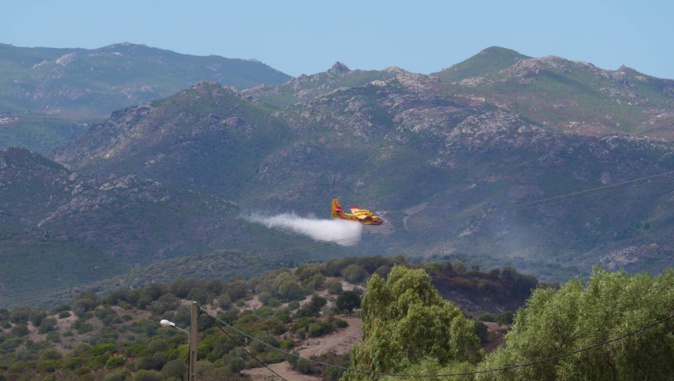 Les Canadair en action à Oletta (Laurence Rigomont) Les Canadair en action à Oletta (Laurence Rigomont)