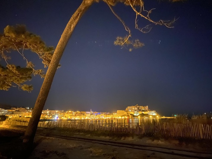 La photo du jour : les lumières de Calvi