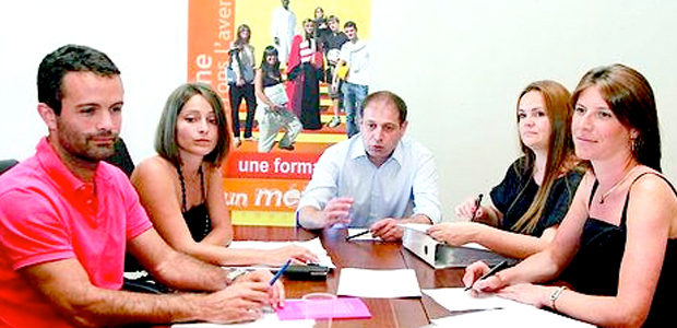Jean-Baptiste Calendini (au centre), directeur de cabinet de la présidence de l’université Pasquale Paoli, lors de la préparation du 30e anniversaire de l'établissement.