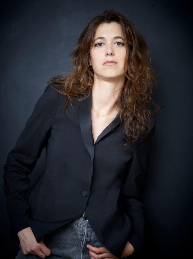 Francesca Serra est journaliste. Elle est née en 1983 à Ajaccio. Elle a menti pour les ailes est son premier roman