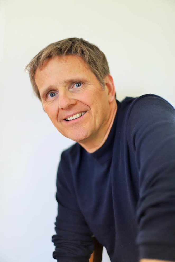 Lecci : Conférence-Lecture-Dédicace de Laurent Petitmangin  sur la plage de Saint-Cyprien