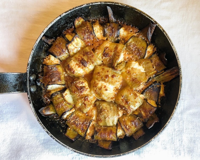 A table : involtini d’aubergine à la ricotta avec… La petite cuisine de Marie A table : involtini d’aubergine à la ricotta avec… La petite cuisine de Marie