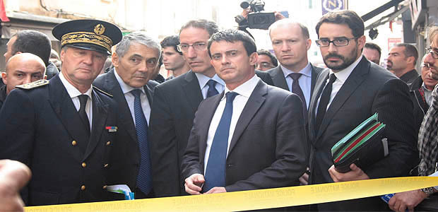 Valls et Taubira appellent les Corses à " parler " et " à tenir leur territoire "