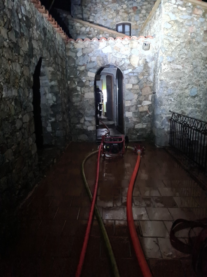 Monticello : une habitation ravagée par les flammes Monticello : une habitation ravagée par les flammes