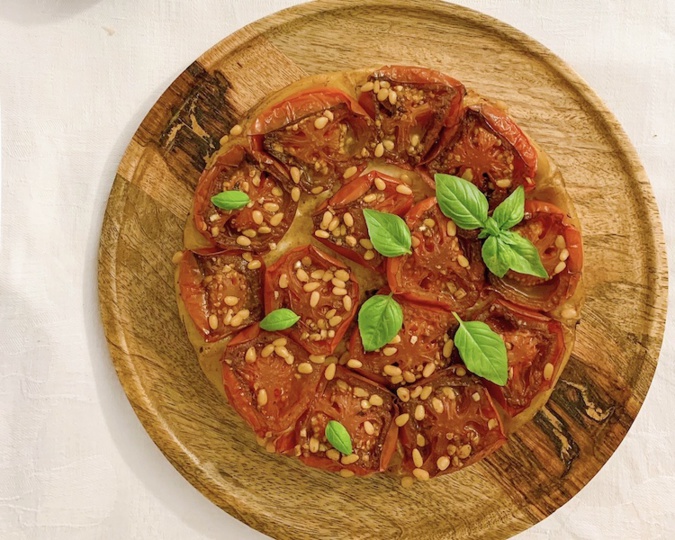 Tarte tatin Ă la tomate đ
caramĂ©lisĂ©e au vinaigre balsamique avec la petite cuisine de Marie Tarte tatin Ă la tomate đ
caramélisée au vinaigre balsamique avec la petite cuisine de Marie