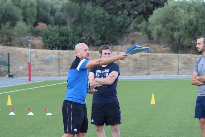 Les entraînement de l'équipe première dirigés par Pierre Moulard Les entraînement de l'équipe première dirigés par Pierre Moulard