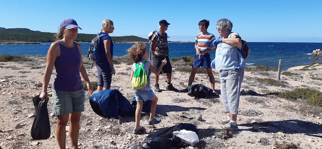 Bonifacio : opération de nettoyage de la plage de Vintilegni