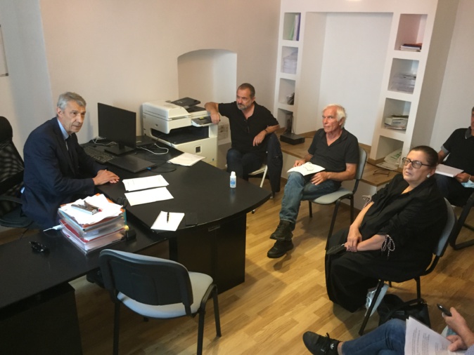 Le collectif anti-mafia Massimu Susini reçu par le député Michel Castellani Le collectif anti-mafia Massimu Susini reçu par le député Michel Castellani