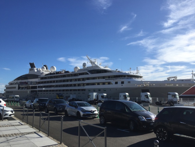 Le Lyrial dans le port de Bastia