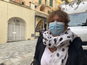 Anne-Régine, 67 ans. Anne-Régine, 67 ans.