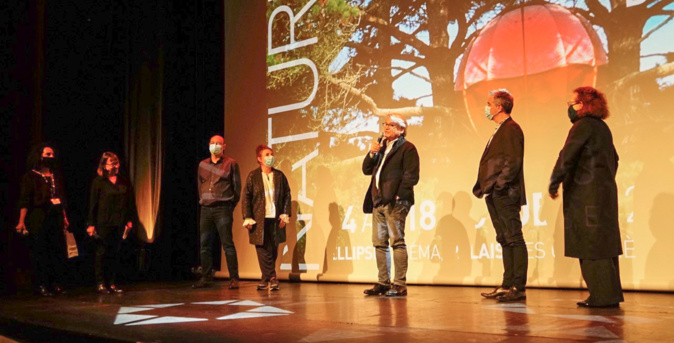 Le jury pro de la 14e édition de Corsica.Doc sur la scène du Palais des Congrès ©LH Le jury pro de la 14e édition de Corsica.Doc sur la scène du Palais des Congrès ©LH