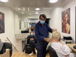 "Il faudra que les bastiais fassent preuve de solidarité" : les commerces de proximité tentent de survivre grâce au "click & collect" "Il faudra que les bastiais fassent preuve de solidarité" : les commerces de proximité tentent de survivre grâce au "click & collect"