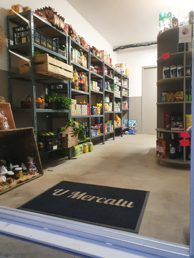 U mercatu d'ortiporiu est ouvert depuis le 13 juillet dernier U mercatu d'ortiporiu est ouvert depuis le 13 juillet dernier