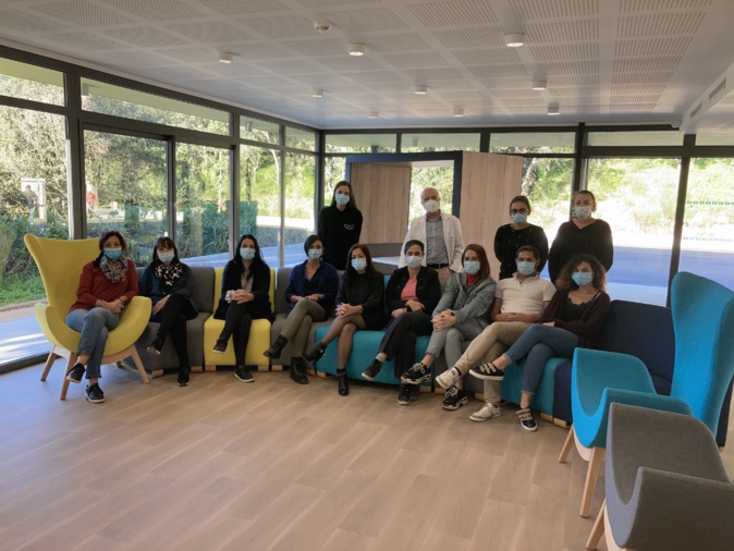 L'équipe de la Maison d'Accueil Spécialisée (MAS) « Les Magnolias » à Ajaccio. L'équipe de la Maison d'Accueil Spécialisée (MAS) « Les Magnolias » à Ajaccio.