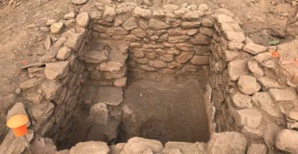 Une cuve de recueil du jus de presse du raisin, très bien conservée. Photo CNI.