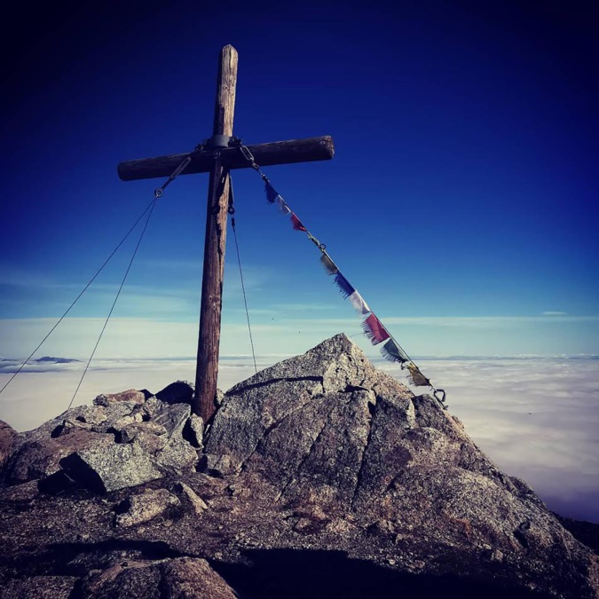 La photo du jour : le monte Astu au-dessus des nuages