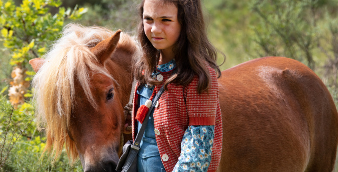 Cécile est bien décidée à sauver son poney Poly © SND Cécile est bien décidée à sauver son poney Poly © SND