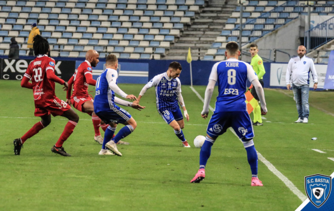 https://twitter.com/SCBastia https://twitter.com/SCBastia