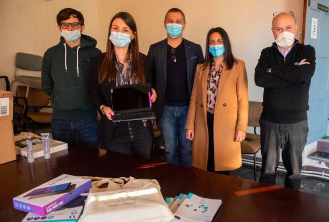 Ajaccio : la municipalité offre 28 tablettes numériques à des familles des quartiers prioritaires